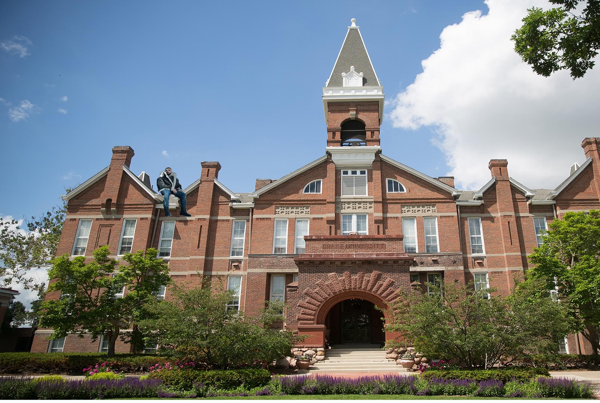 Drake University, Des Moines Courses, Fees, Ranking, & Admission Criteria